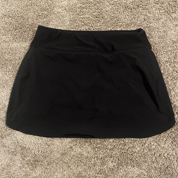 Black tennis skirt - Picture 1 of 3